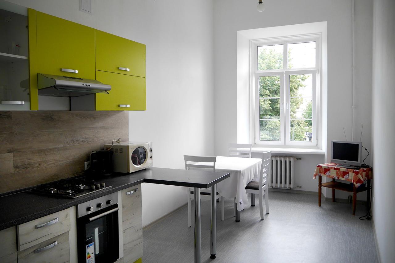 Guest Rooms Lviv Exterior photo